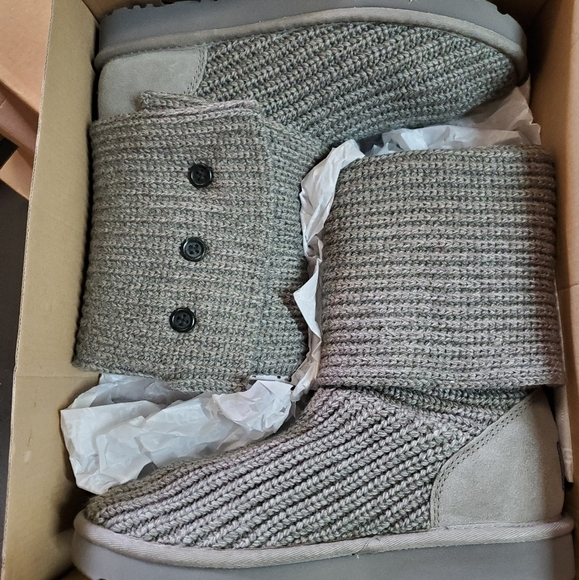 New UGG Classic Cardy Tall Gray Knit Boots - Picture 9 of 9